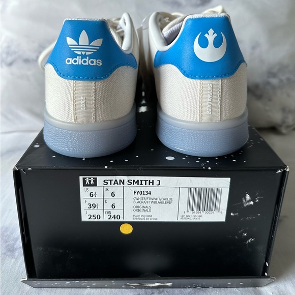 Adidas Originals Stan Smith x Star Wars ‘Luke Skywalker’ Unisex Shoes - Picture 2 of 5